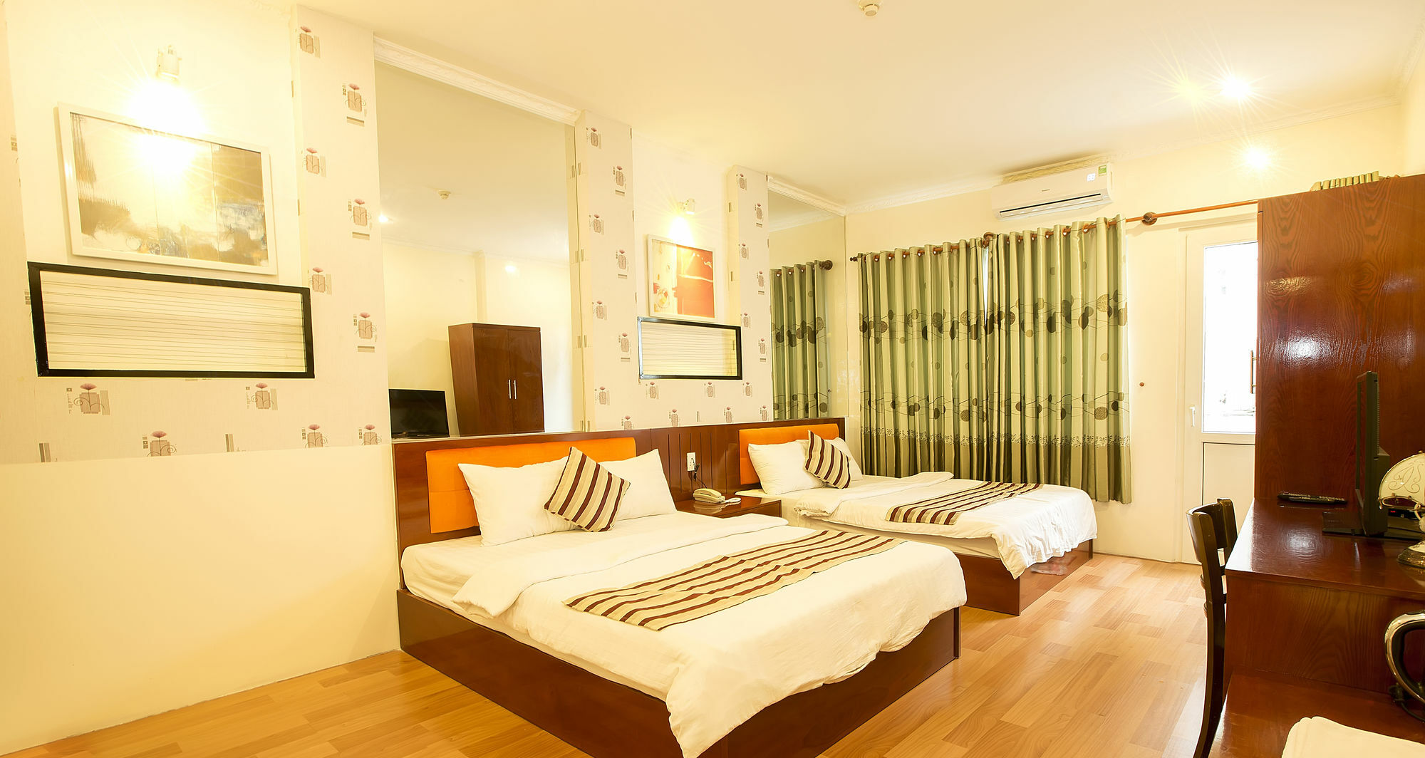 Saigon Crystal Hotel Ho Chi Minh City Exterior photo